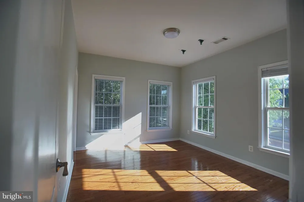43314 FULLERTON STREET Ashburn, VA 20147