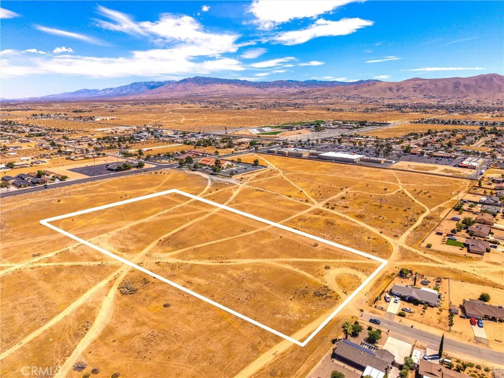 30874811 Okanagan Road Apple Valley, CA 92308