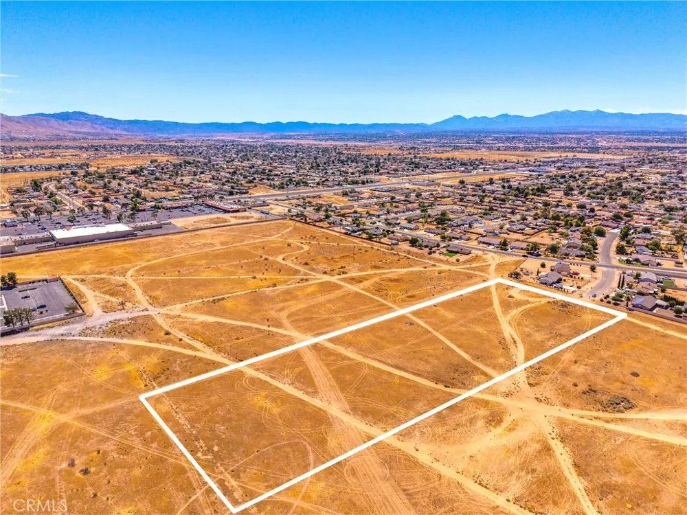 30874811 Okanagan Road Apple Valley, CA 92308