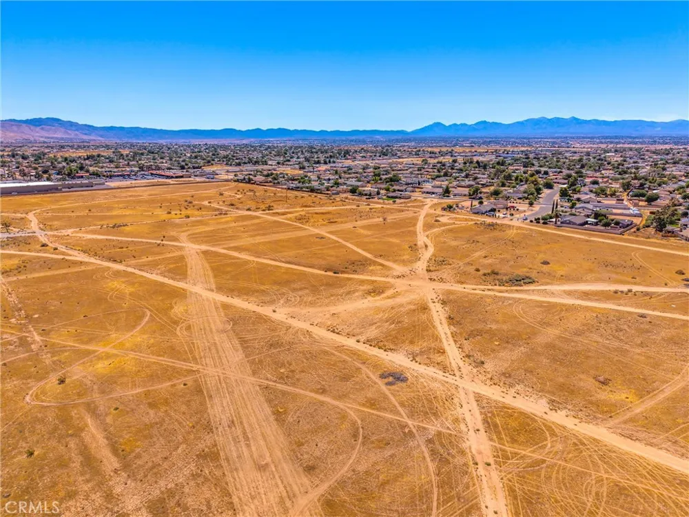 30874811 Okanagan Road Apple Valley, CA 92308