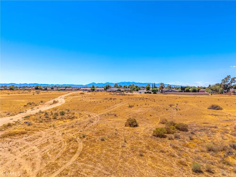 30874811 Okanagan Road Apple Valley, CA 92308