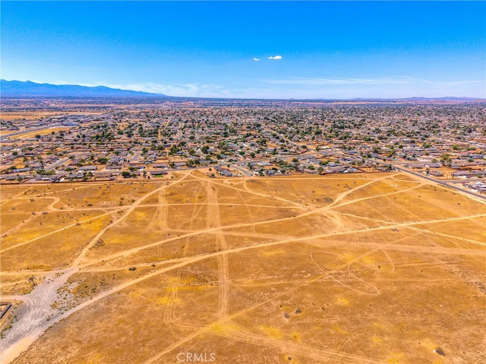 30874811 Okanagan Road Apple Valley, CA 92308