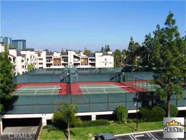 5550 Owensmouth #317 Woodland Hills, CA 91367