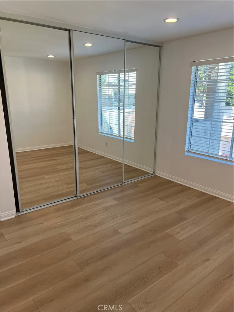 5550 Owensmouth #317 Woodland Hills, CA 91367