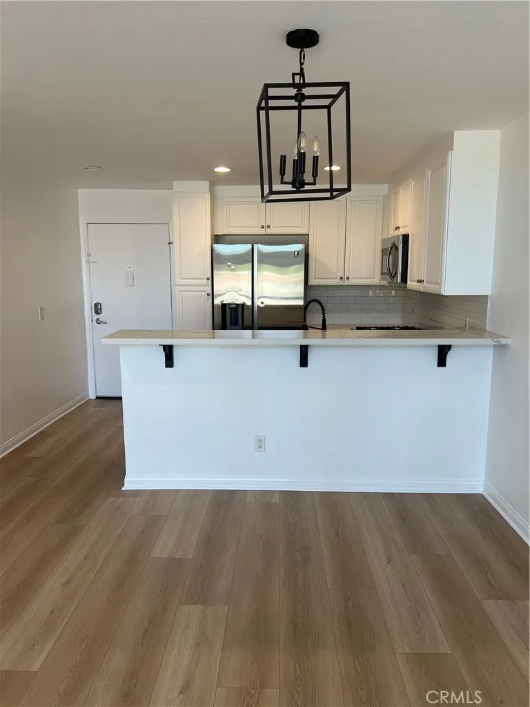 5550 Owensmouth #317 Woodland Hills, CA 91367