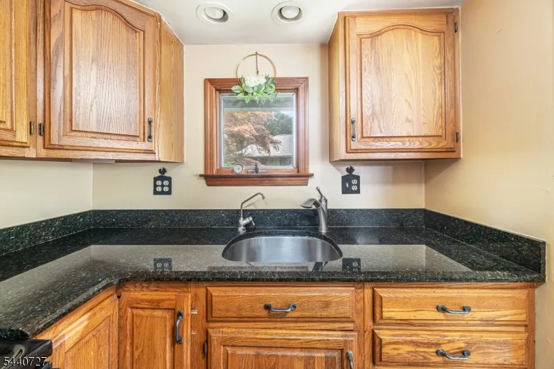 78 Woodlawn Rd Sparta, NJ 07871