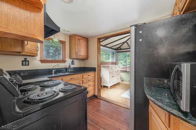 78 Woodlawn Rd Sparta, NJ 07871