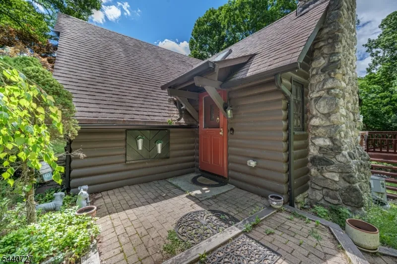 78 Woodlawn Rd Sparta, NJ 07871