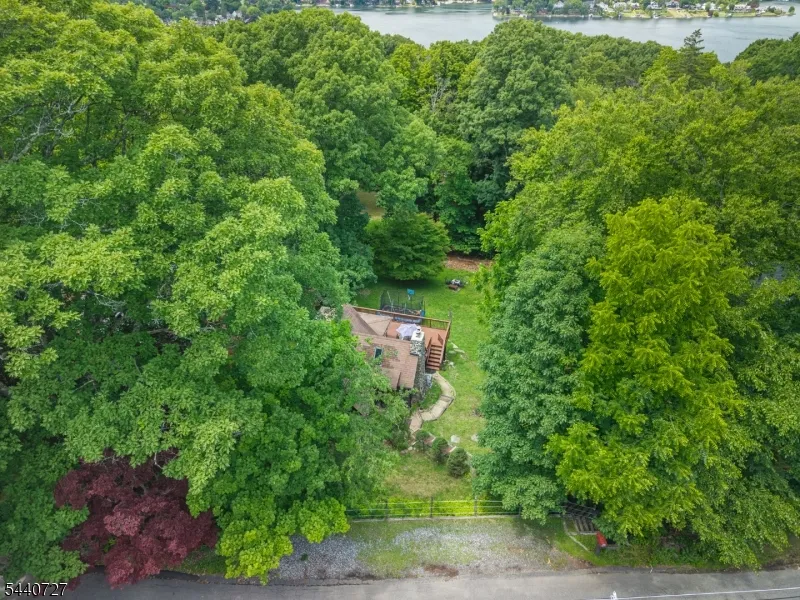 78 Woodlawn Rd Sparta, NJ 07871
