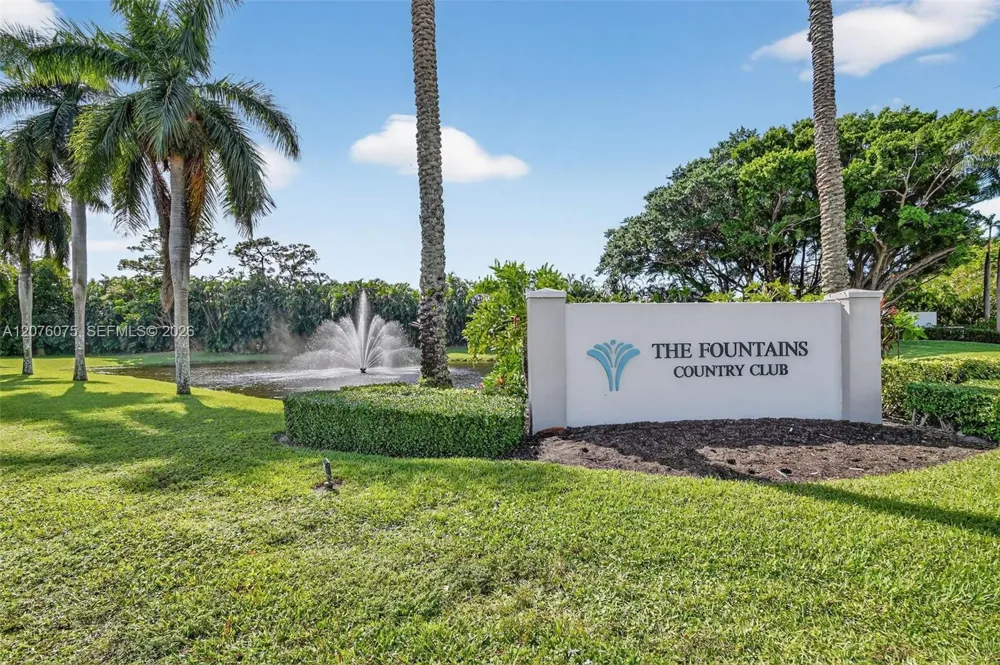 5310 S Fountains Dr S #217 Lake Worth, FL 33467
