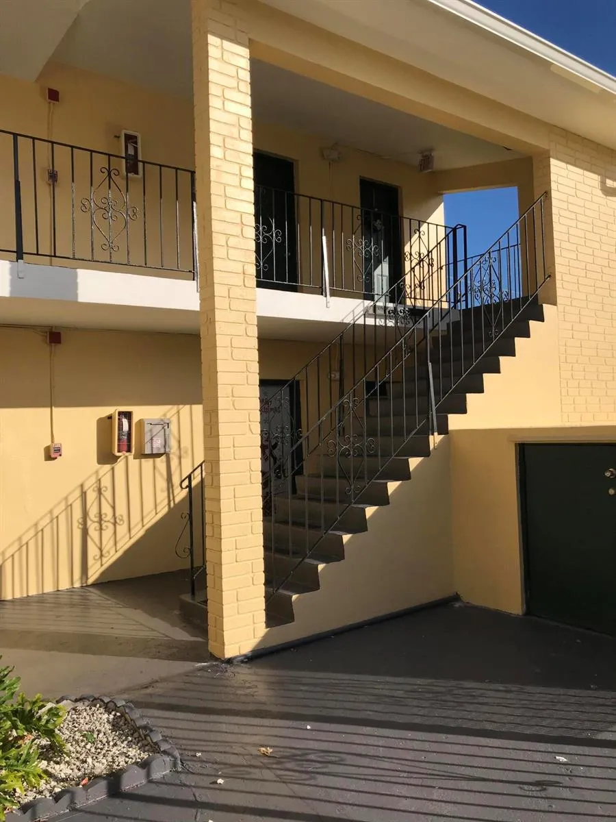 2285 NE 172nd Street #12 North Miami Beach, FL 33160