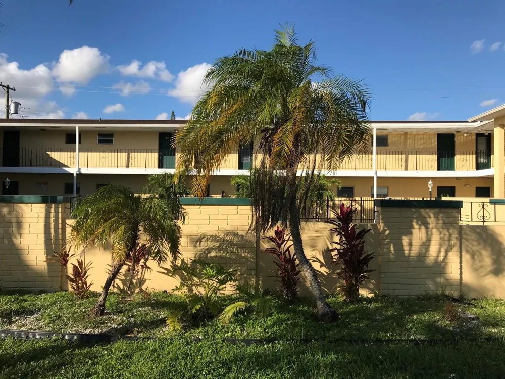 2285 NE 172nd Street #12 North Miami Beach, FL 33160