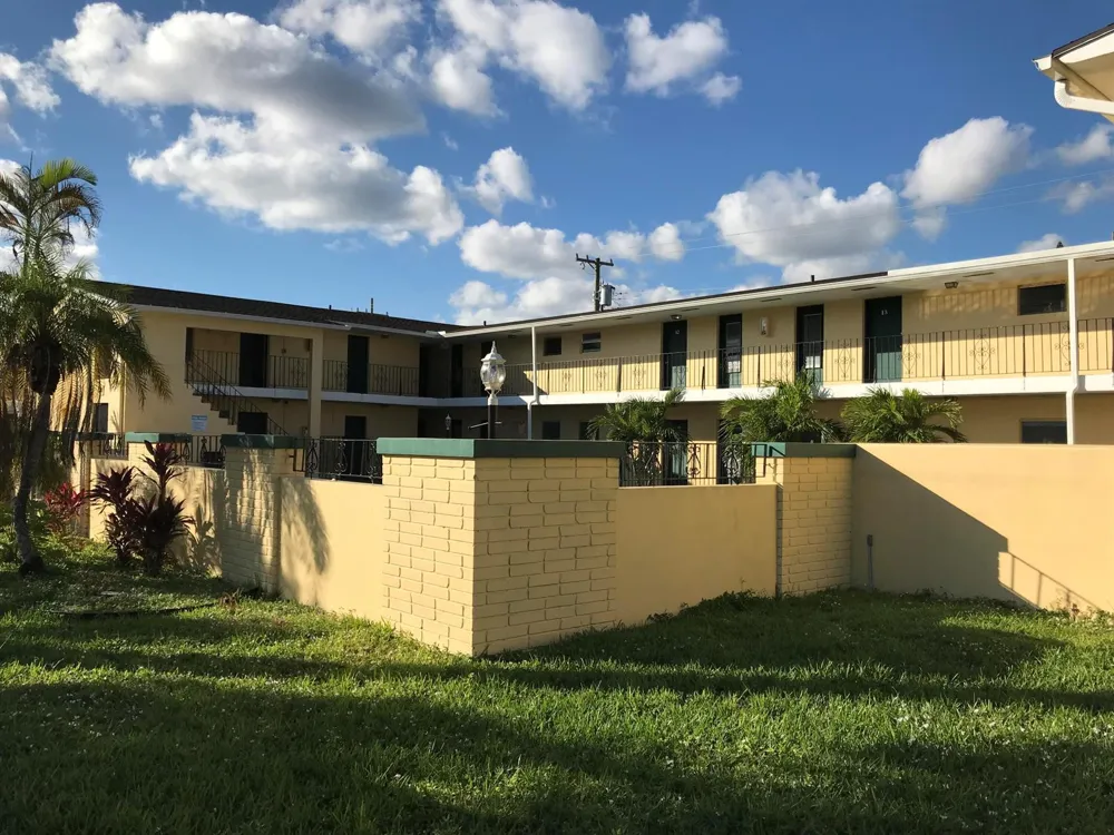 2285 NE 172nd Street #12 North Miami Beach, FL 33160