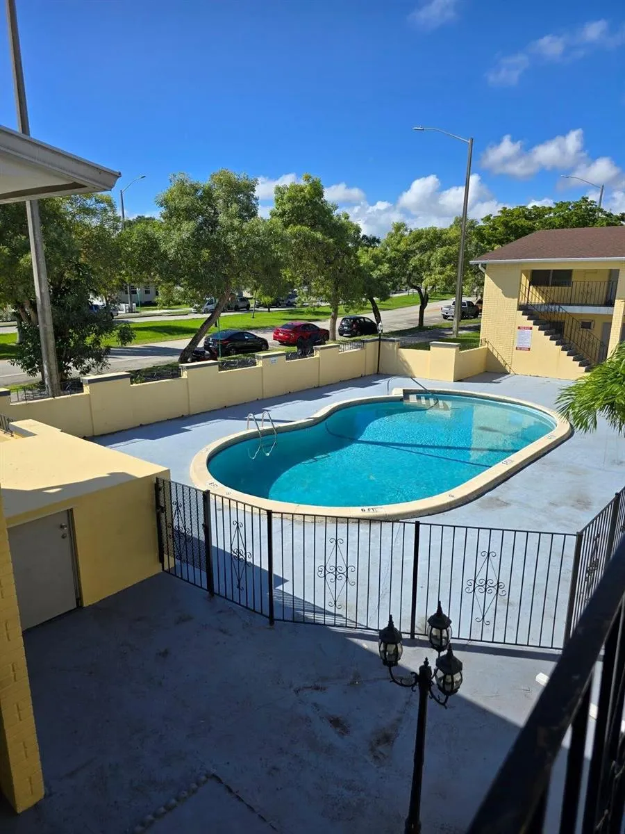 2285 NE 172nd Street #12 North Miami Beach, FL 33160