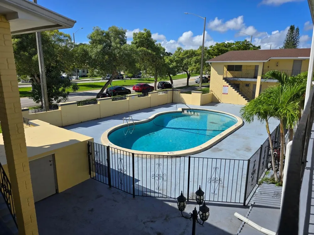 2285 NE 172nd Street #12 North Miami Beach, FL 33160