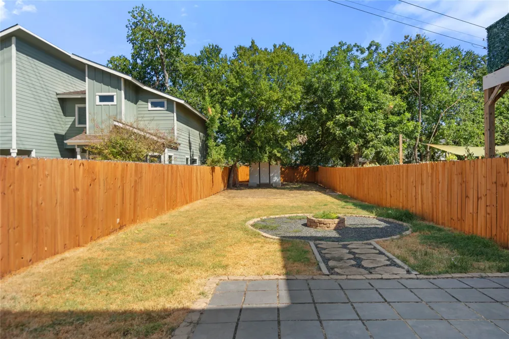 1121 Walton Lane #B Austin, TX 78721