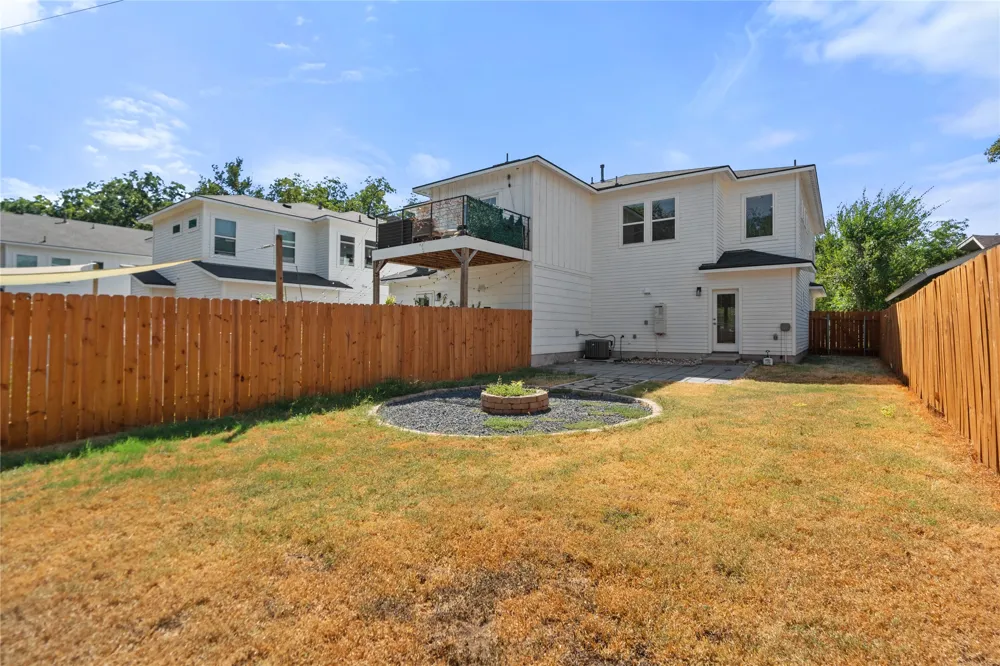 1121 Walton Lane #B Austin, TX 78721