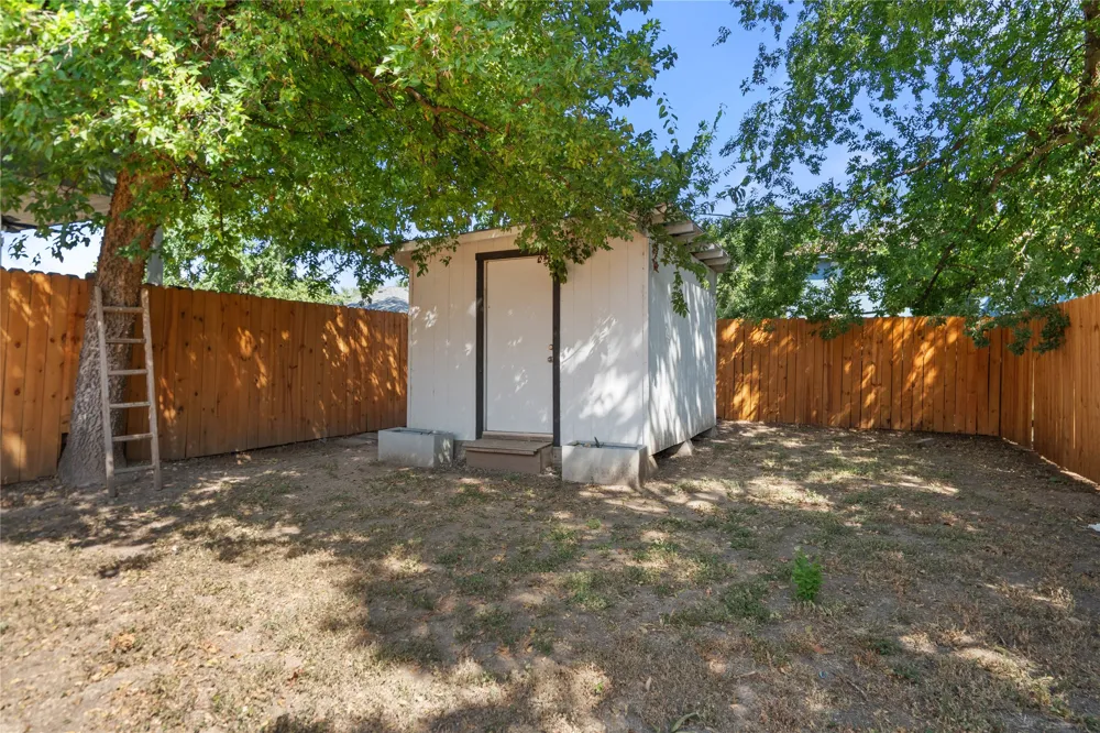1121 Walton Lane #B Austin, TX 78721