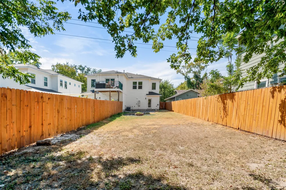 1121 Walton Lane #B Austin, TX 78721
