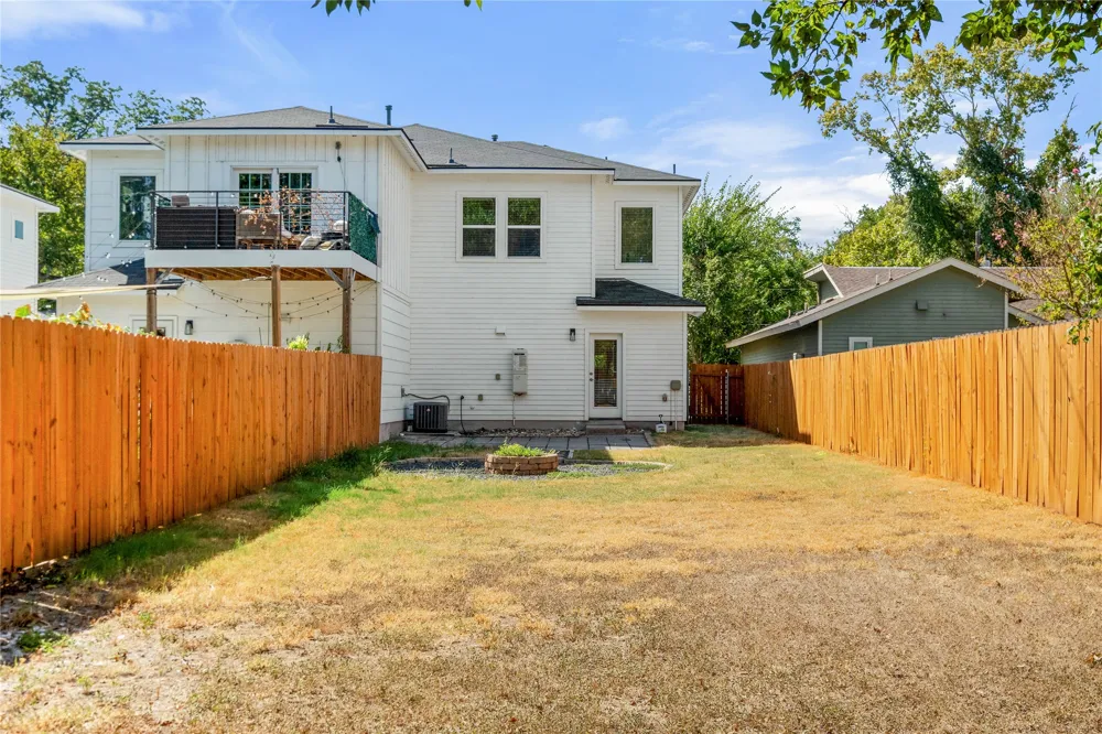 1121 Walton Lane #B Austin, TX 78721