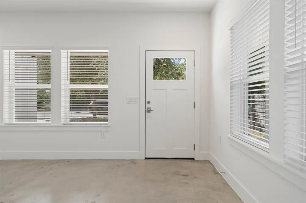 1121 Walton Lane #B Austin, TX 78721