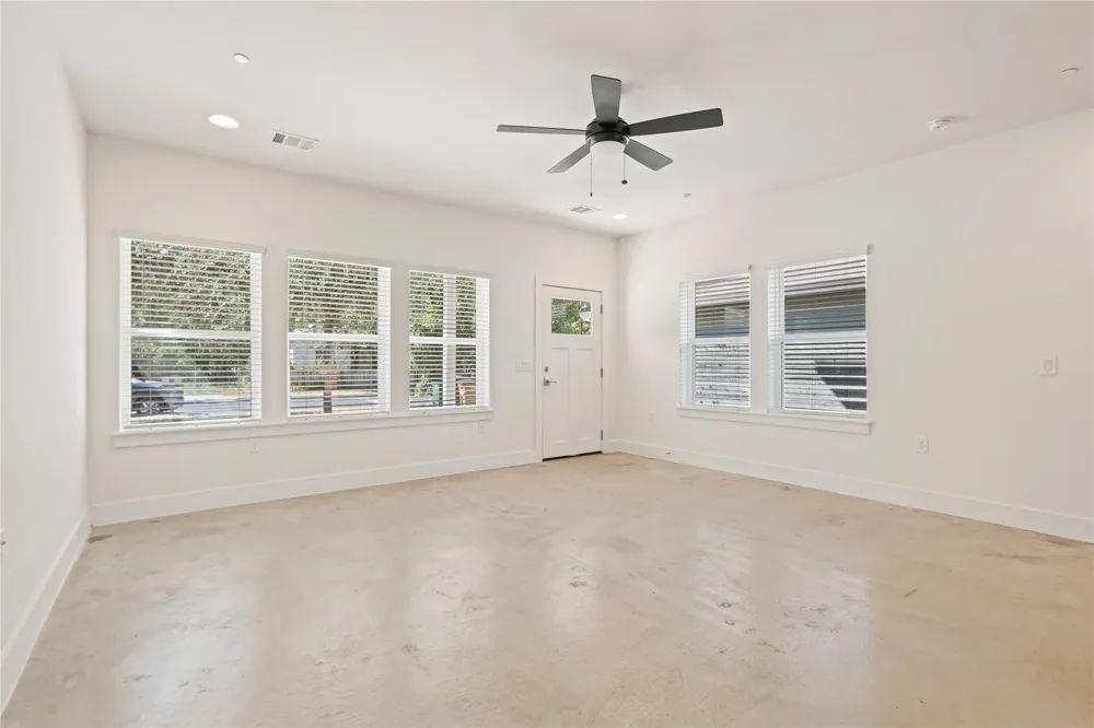 1121 Walton Lane #B Austin, TX 78721