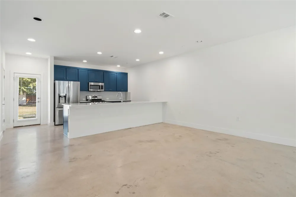 1121 Walton Lane #B Austin, TX 78721