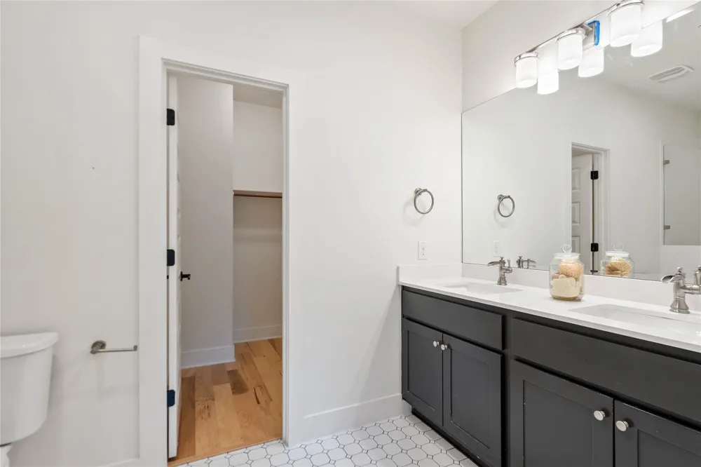 1121 Walton Lane #B Austin, TX 78721