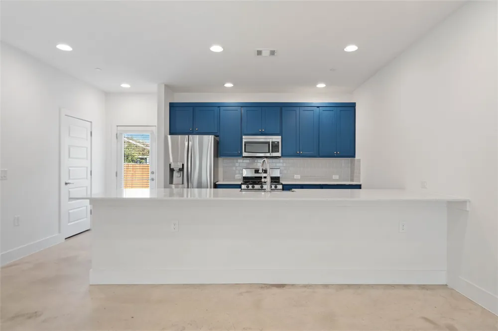 1121 Walton Lane #B Austin, TX 78721