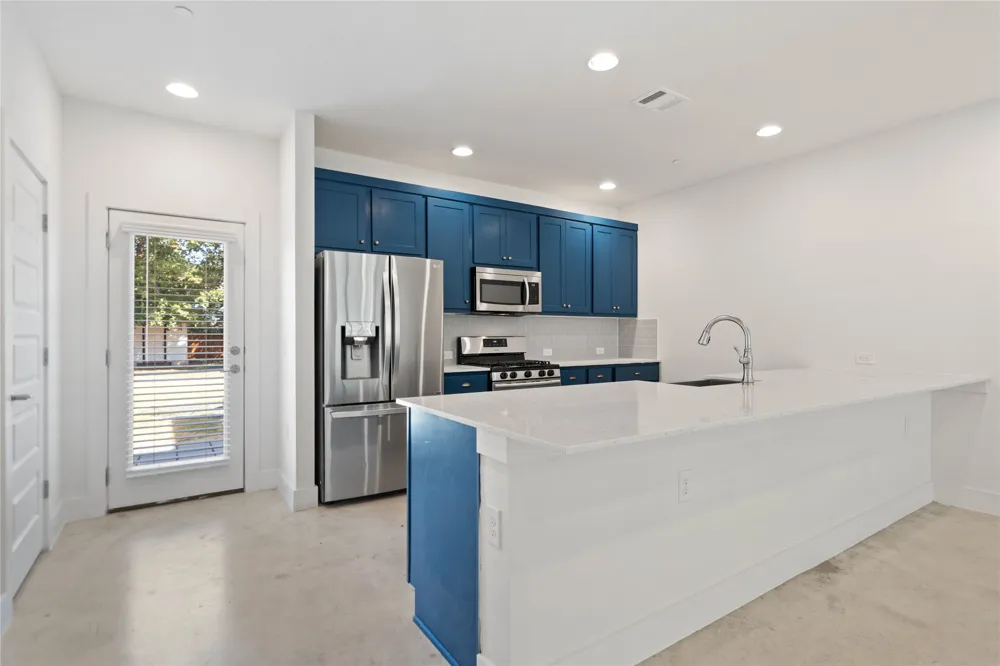 1121 Walton Lane #B Austin, TX 78721