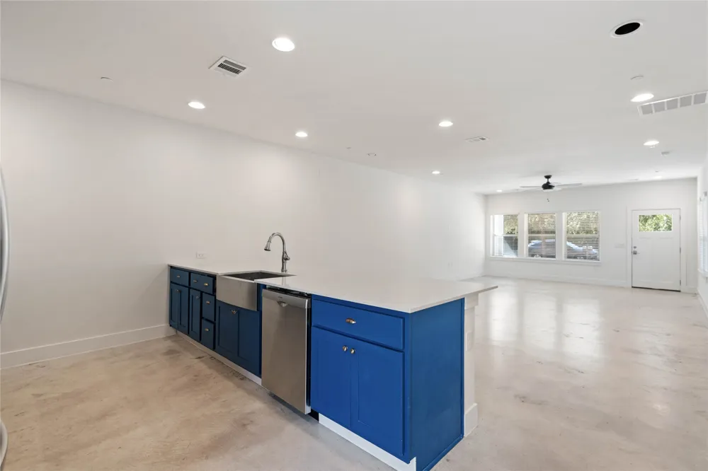 1121 Walton Lane #B Austin, TX 78721
