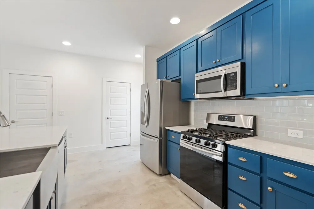 1121 Walton Lane #B Austin, TX 78721