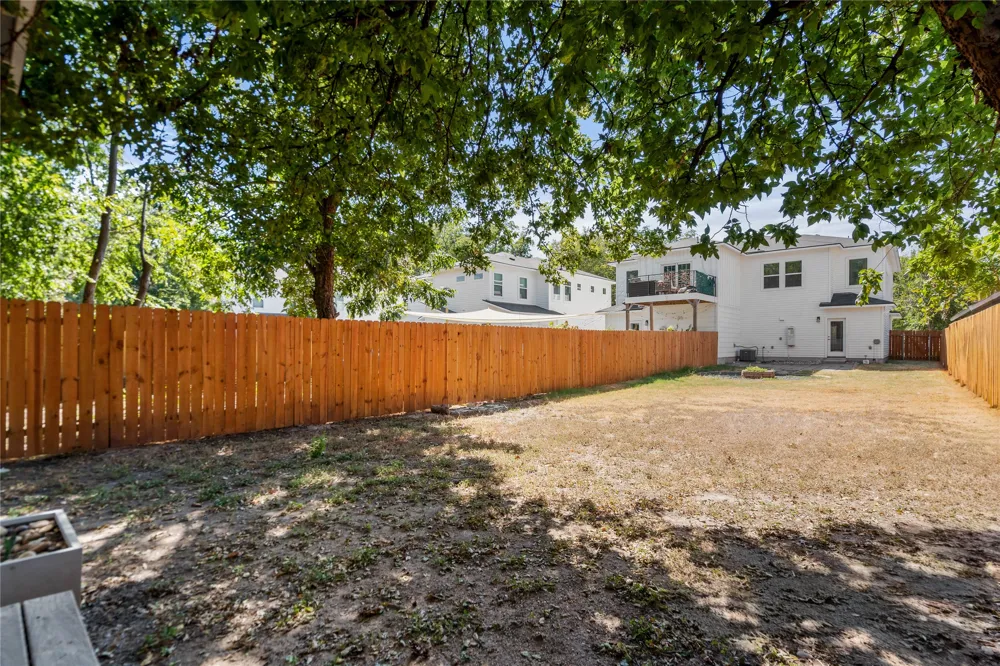 1121 Walton Lane #B Austin, TX 78721