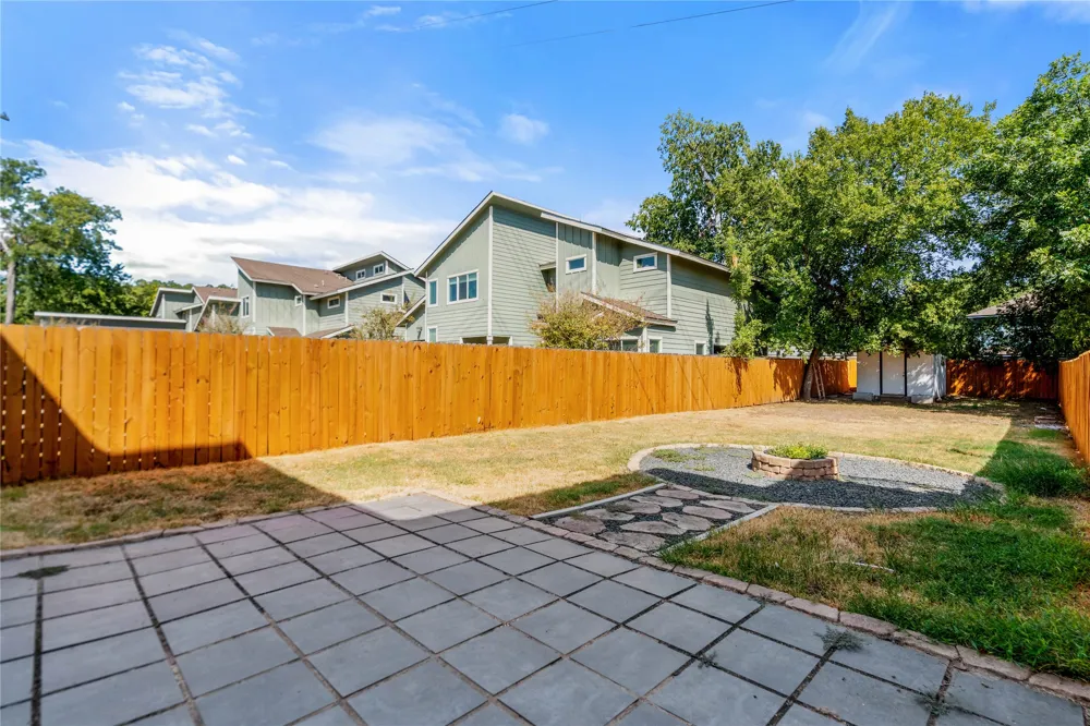 1121 Walton Lane #B Austin, TX 78721
