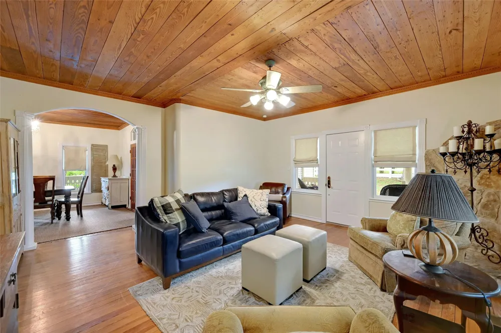 23351 Fm 150 W Driftwood, TX 78619