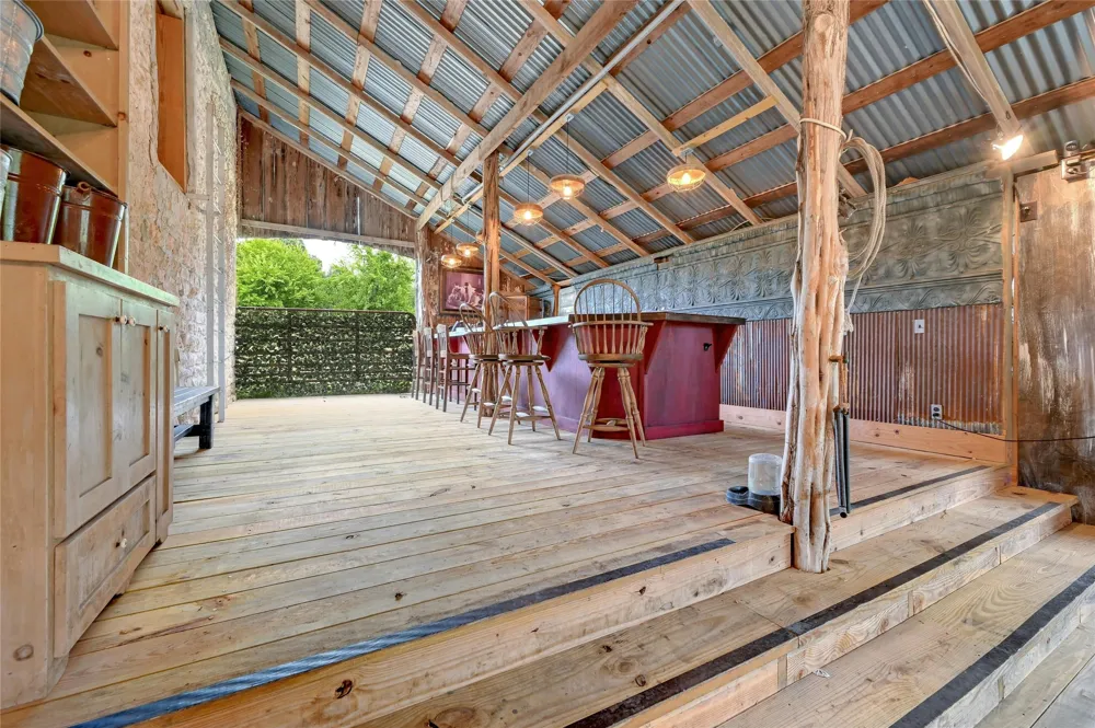 23351 Fm 150 W Driftwood, TX 78619