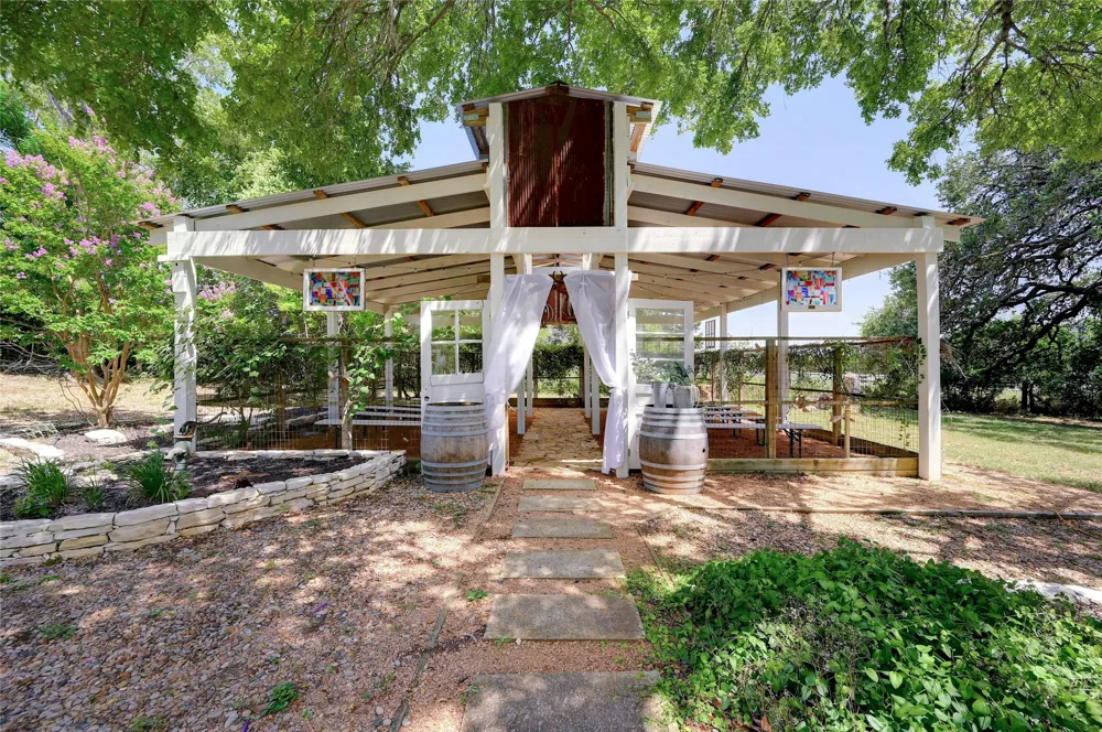 23351 Fm 150 W Driftwood, TX 78619