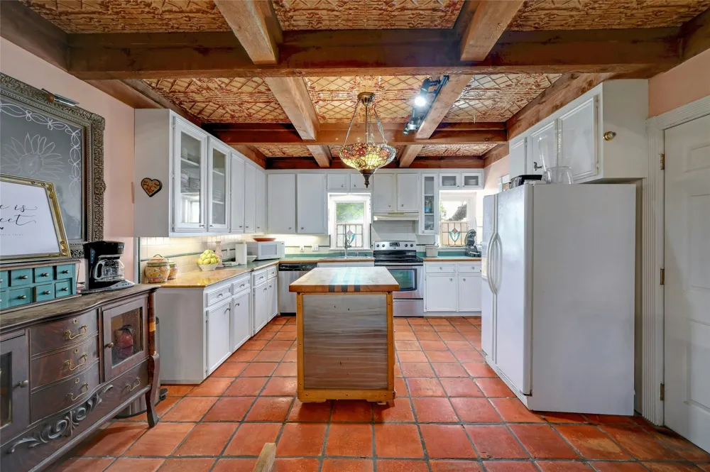 23351 Fm 150 W Driftwood, TX 78619