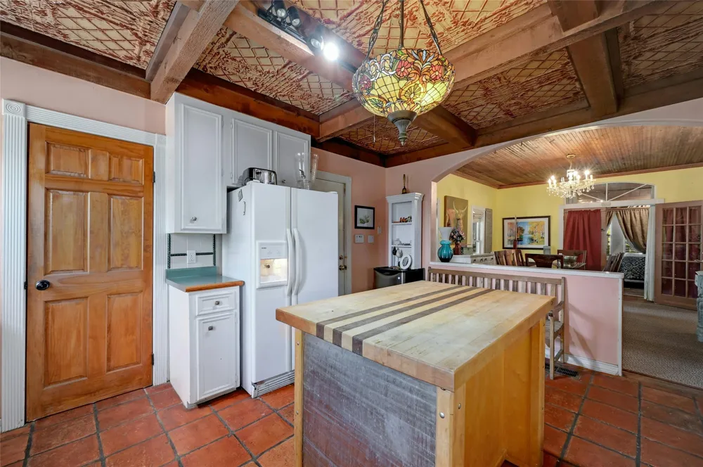 23351 Fm 150 W Driftwood, TX 78619