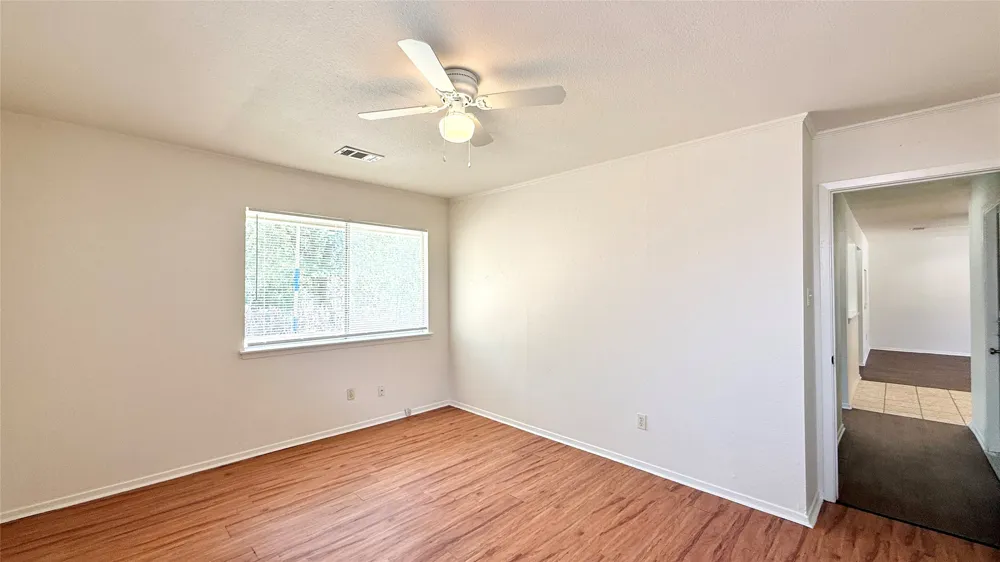 10105 Oak Hollow Drive Austin, TX 78758