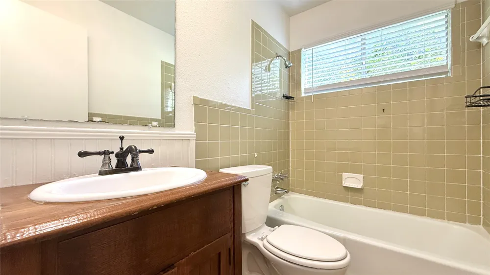 10105 Oak Hollow Drive Austin, TX 78758