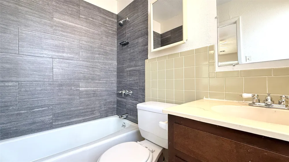 10105 Oak Hollow Drive Austin, TX 78758