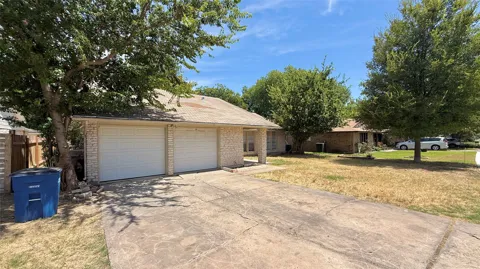 10105 Oak Hollow Drive