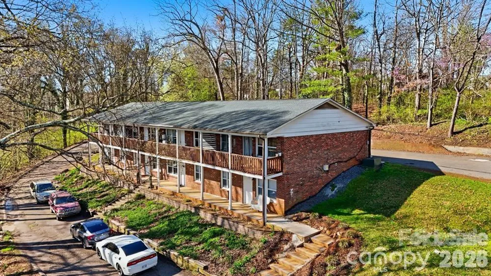 1075 7th Avenue NW Hickory, NC 28601