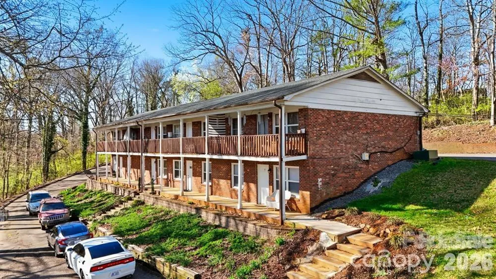 1075 7th Avenue NW Hickory, NC 28601