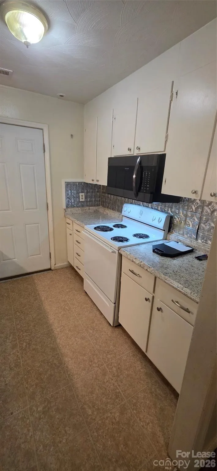 1075 7th Avenue NW Hickory, NC 28601