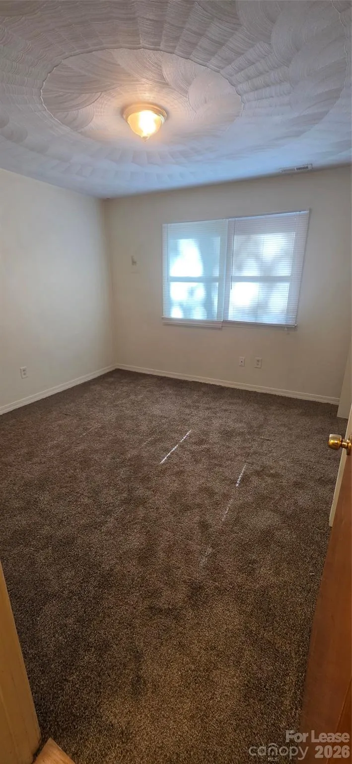 1075 7th Avenue NW Hickory, NC 28601
