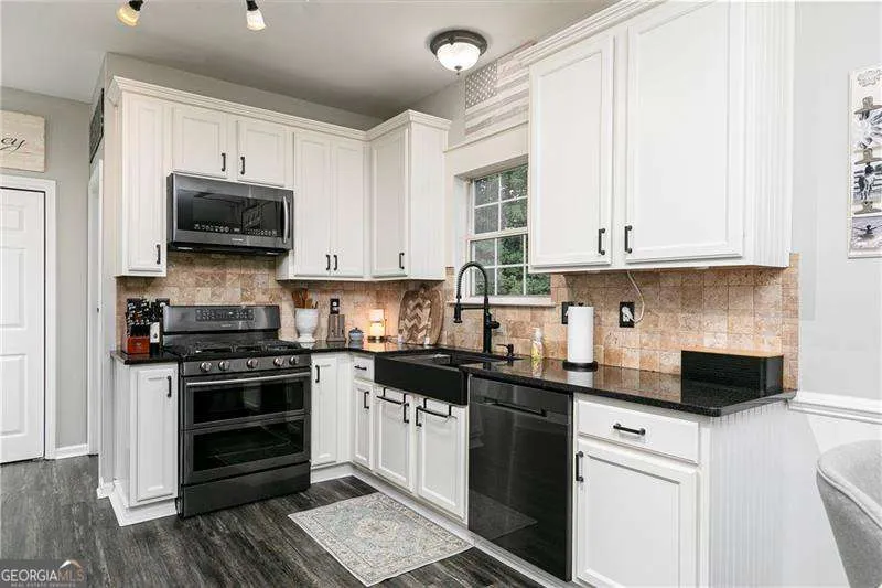 18 Creek Branch CT Acworth, GA 30101