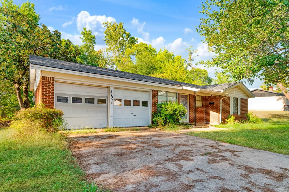 2455 Cypress Drive Paris, TX 75460