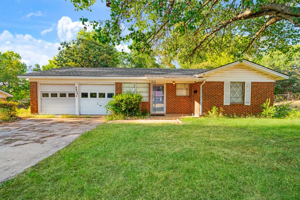 2455 Cypress Drive Paris, TX 75460